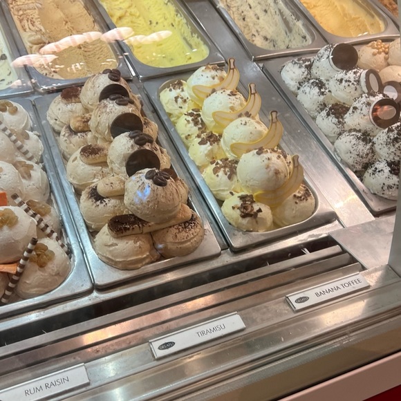 Las Vegas Aritzia - Picture 11 of 13